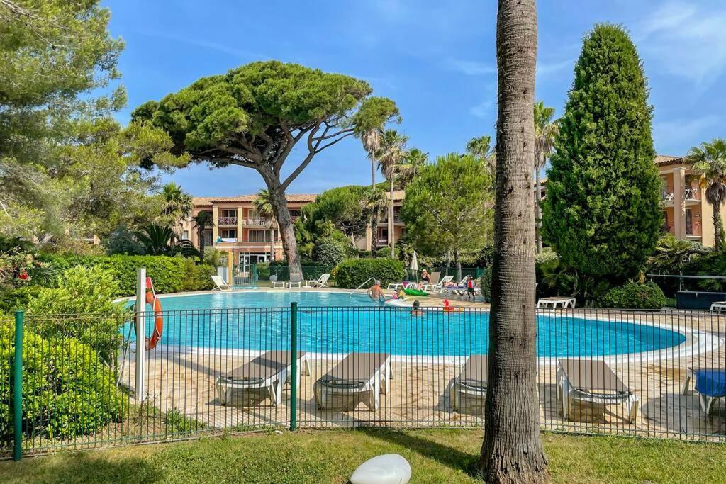 Appartement En Residence Privee, Face A La Mer Avec Acces Direct Plage Hyères Eksteriør billede
