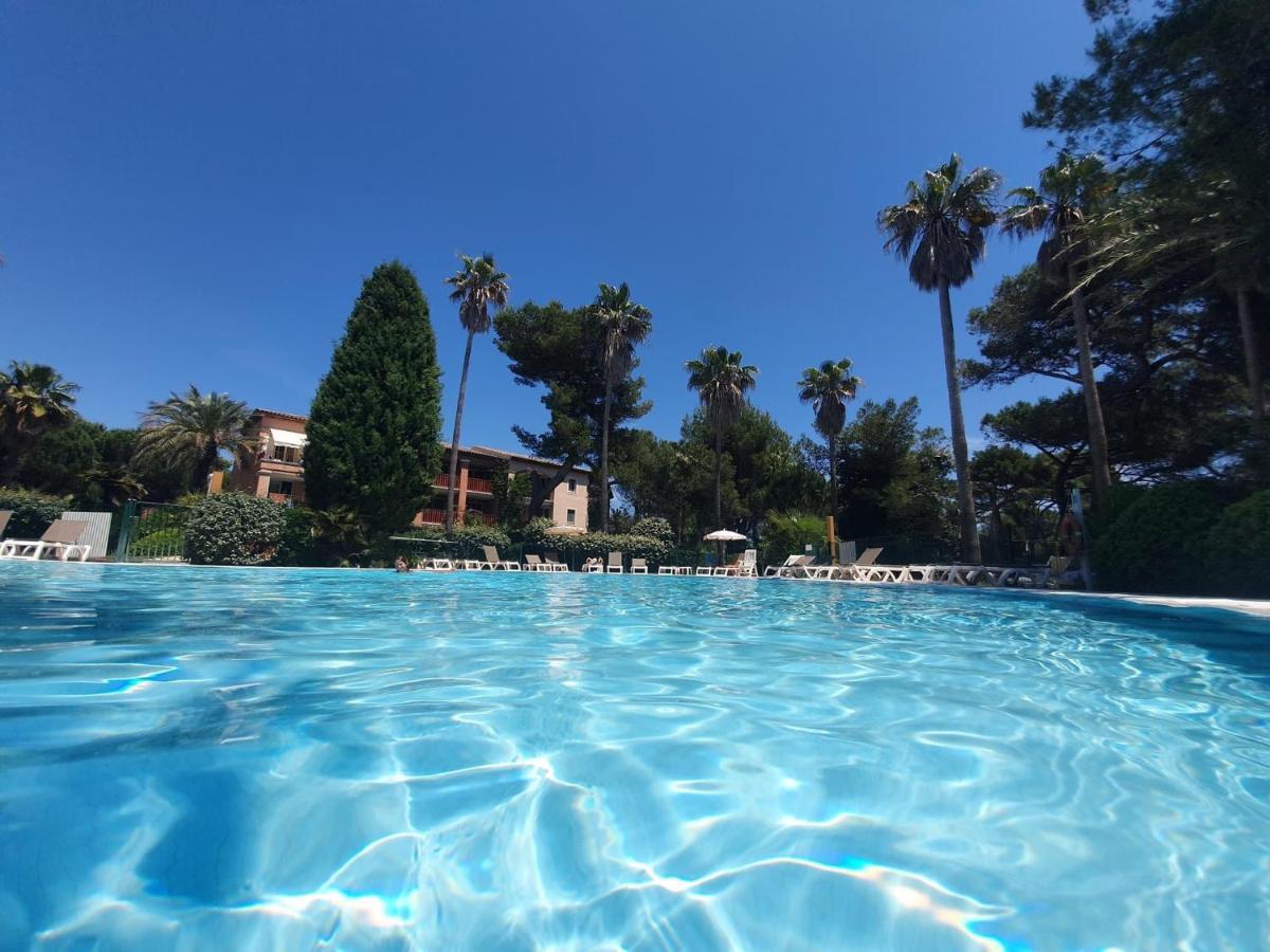 Appartement En Residence Privee, Face A La Mer Avec Acces Direct Plage Hyères Eksteriør billede