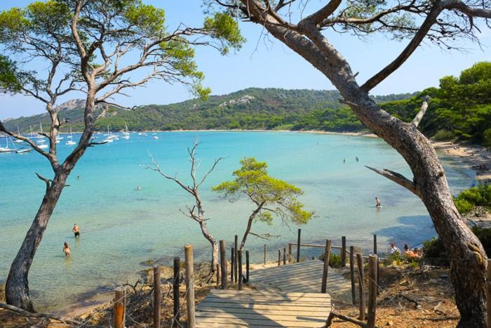 Appartement En Residence Privee, Face A La Mer Avec Acces Direct Plage Hyères Eksteriør billede